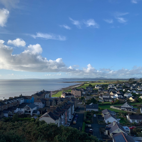 Vista do Horizonte de Criccieth, País de Gales